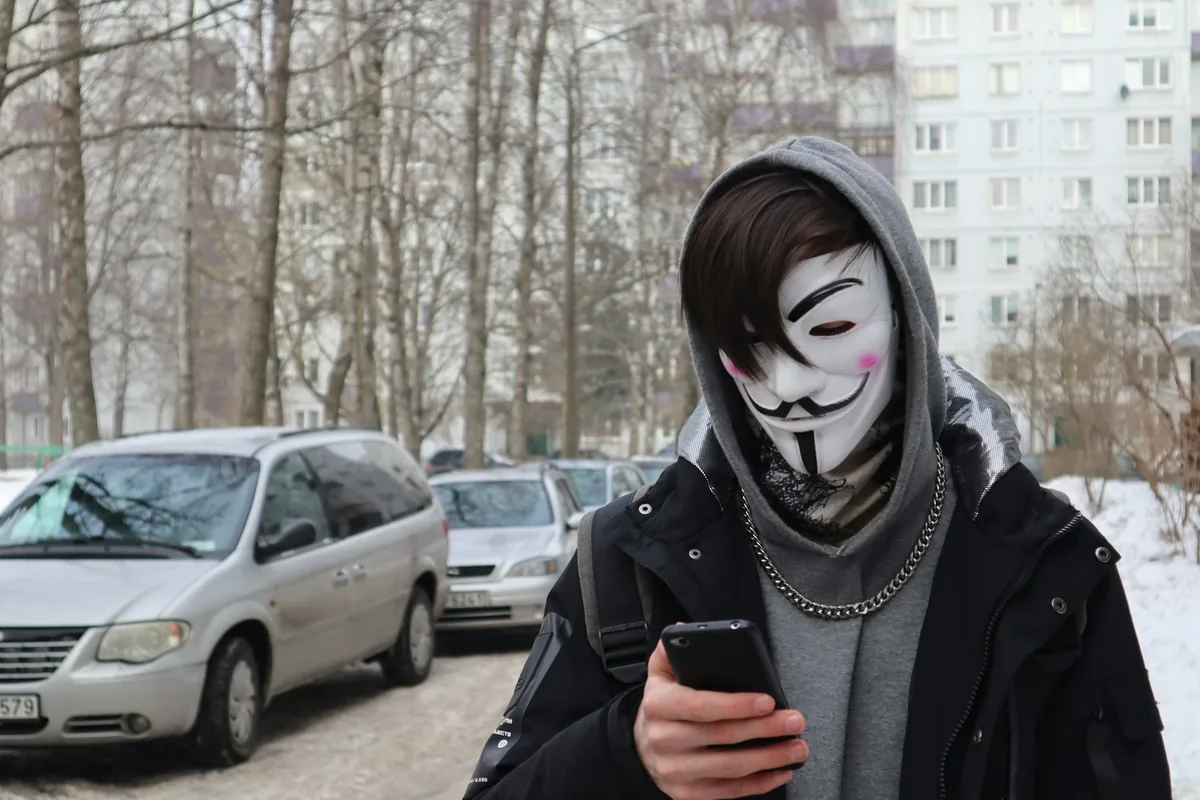 Car hacking with personal Privacy at risk